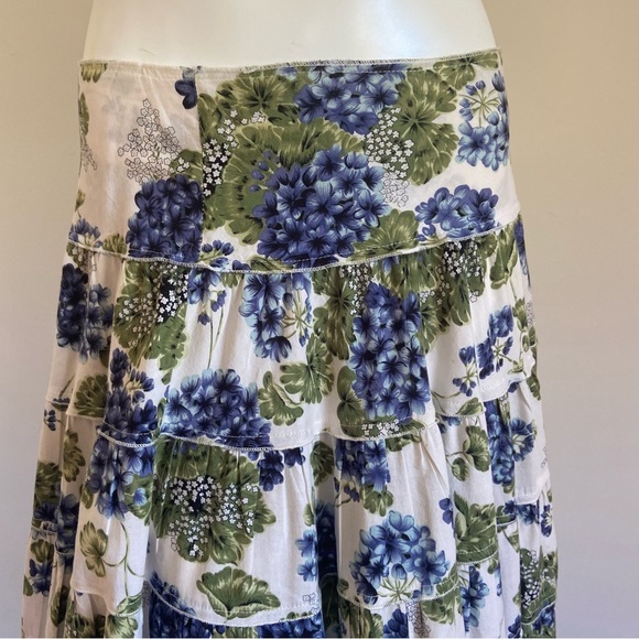 Pretty blue floral tiered skirt by Drop Dead Gorgeous Size 10 - Picture 4 of 7